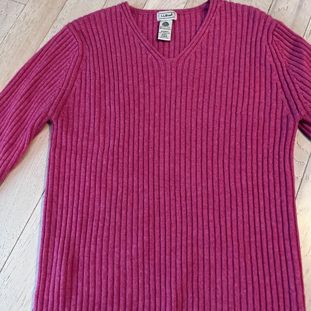 Vintage L.L. Bean 100% Merino Wool Ribbed V-Neck Sweater Women’s M - Woolmark - Picture 15 of 16